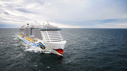 Die „Aidacosma“ auf dem Weg nach Hamburg. (Foto: © Aida Cruises)