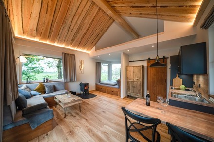 Blick ins Innere eines der Baumhaushotels