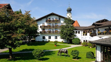 Im Wettbewerb um die besten Talente setzt das Resort am Chiemsee auf Kooperation mit der renommierten IST-Hochschule für Management. (Foto: © Günter Standl)