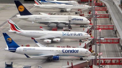 Modellflugzeuge am Modellflughafen