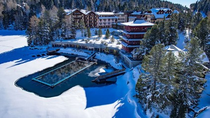 Hotel Hochschober Seebad im Winter von oben