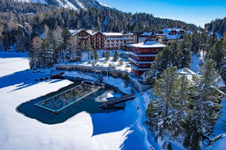 Hotel Hochschober Seebad im Winter von oben