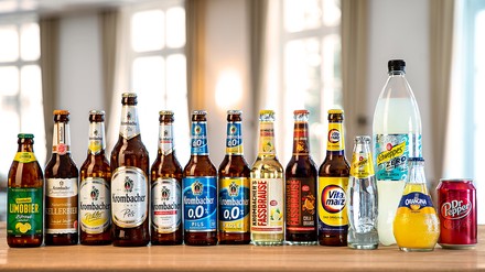 Die Sorten von Krombacher nebeneinander aufgereiht