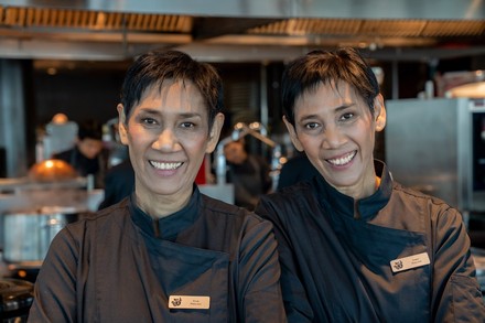 Die Schwestern Vilai und Virat Kanjan (von links)