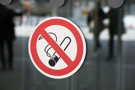 Ein Nichtraucherschild