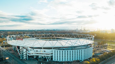 Außenfassade des Lindner Hotel BayArena, Leverkusen