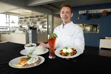 Holger Stromberg präsentiert drei Gerichte und ein Getränk