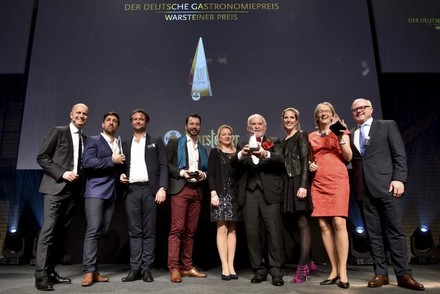 Gewinner des deutschen Gastronomiepreises 2017: Martin Hötzel, Azar Moorad, Daniel Lente, Fabiano Di Letizia, Chinaski, Anja Gosch, Jürgen Gosch, Catharina Cramer, Barbara und Bernd Glauben