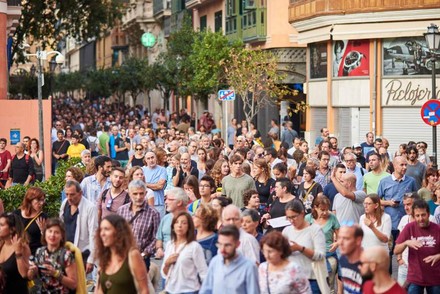 Eine Menschenmenge in Mallorca