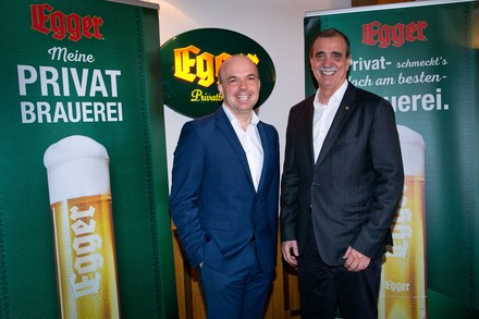 Egger-Geschäftsführer Bernhard Prosser und Kurt Ziegleder