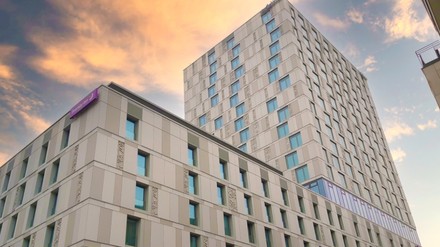 Außenansicht des Hotelturms. (Foto: © Premier Inn Deutschland)