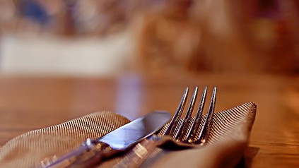 Ein leerer Restauranttisch