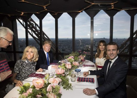 Donald und Melania Trump essen mit Frankreichs Präsident im Restaurant Jules Verne