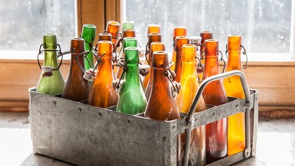 Ein leerer Kasten Pfandflaschen