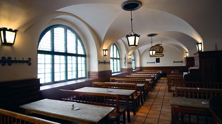 Blick in das Hofbräuhaus in München