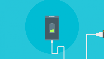 Smartphone an Ladegerät