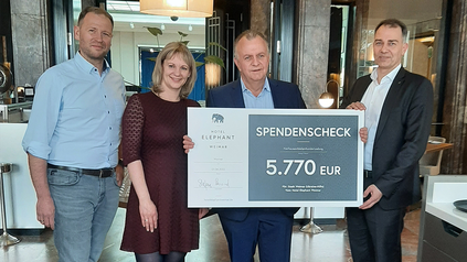 Scheckübergabe Hotel Elephant Weimar für Ukraine Hilfe
