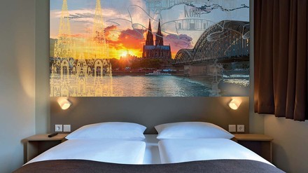 Alle 221 Zimmer verfügen über den gewohnten Standard der Budget-Hotelgruppe. (Foto: © B&B Hotels)
Alle 221 Zimmer verfügen über den gewohnten Standard der Budget-Hotelgruppe. (Foto: © B&B Hotels)