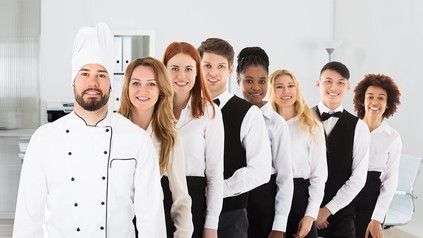 Eine Gruppe Hotelmitarbeiter