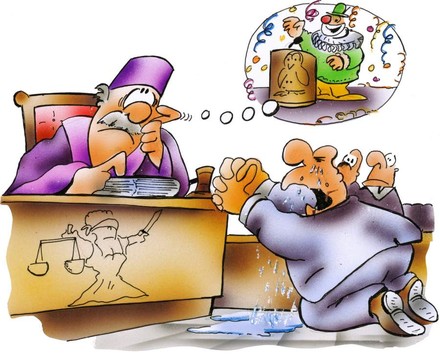 Richter denkt an Karneval, während Mann vor ihm weinend bettelt