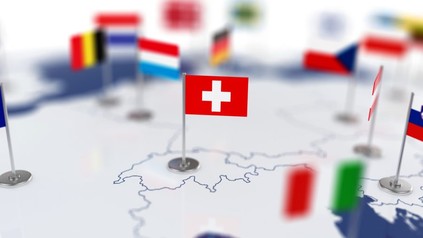 Schweizer Flagge auf Landkarte