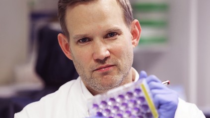 Hendrik Streeck, Virologe an der Uniklinik Bonn, im Labor