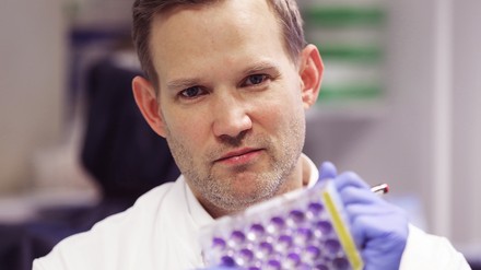 Hendrik Streeck, Virologe an der Uniklinik Bonn, im Labor