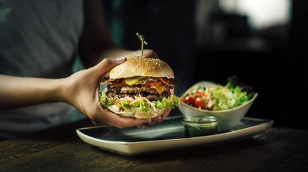 Bei der Eröffnungsfeier steht das volle Programm von Le Burger zur Verfügung