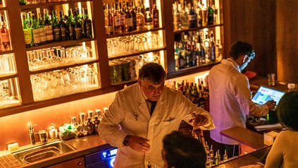 Dino’s Apothecary im Betrieb