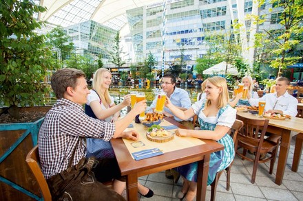 Biergarten am Franz Josef Strauß Flughafen in München