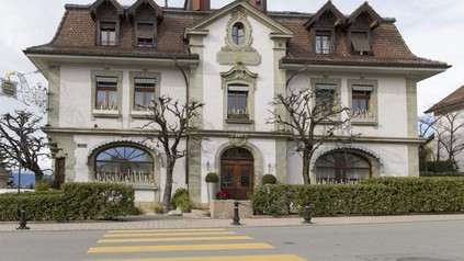 l`Hotel de Ville Crissier Außenansicht