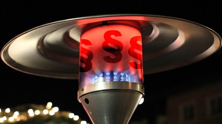 Ein Heizpilz vor einem Restaurant