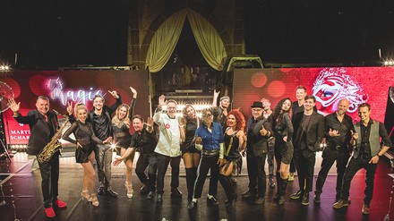 Sternekoch Martin Scharff mit all seinen Künstlern am letzten Vorstellungsabend