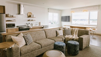 Blick in eines der Studio Commons in einem Element Hotels