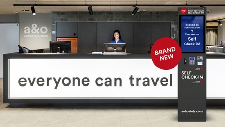 Der neue Self-Check-in-Bereich in den a&o-Hostels