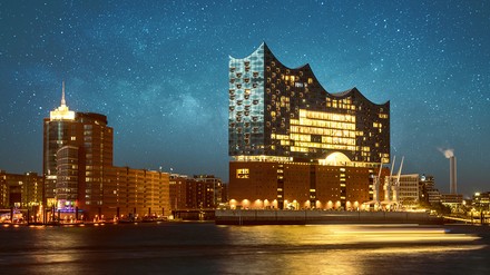 Die Elbphilharmonie Hamburg bei Nacht