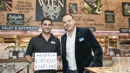 Generalmanager des Outlets Theobaldgasse, Mario Uxa und der GF Vapiano Österreich, Philipp Zinggl