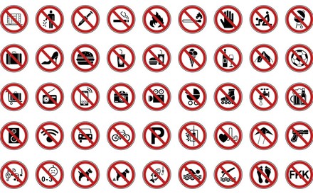 diverse Verbotsschilder