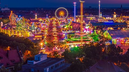 Nachtaufnahme vom Münchner Oktoberfest