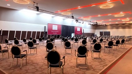 Ein Tagungsraum in einem Leonardo Hotel