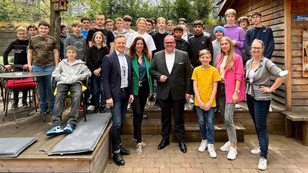 30 Jungs waren am Boy´s Day im Cocoon Hauptbahnhof und haben Einblicke in die Welt der Hotellerie erhalten. (Foto: © Cocoon München)