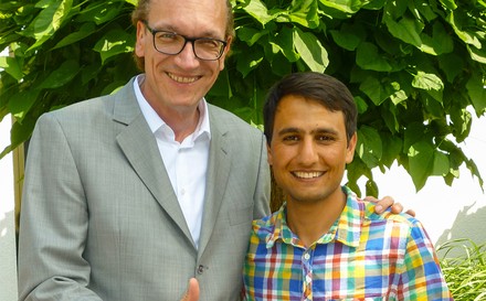 Ralf Leidner (Direktor ACHAT Premium Regensburg; l.) zusammen mit Mathiulla Mati