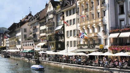 Lokalmeile am Reuss-Ufer in Luzern