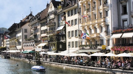 Lokalmeile am Reuss-Ufer in Luzern