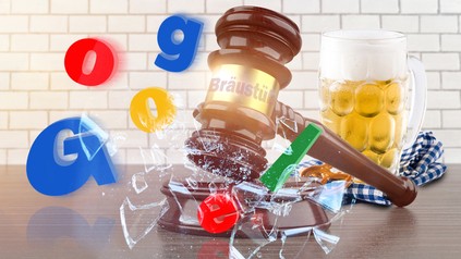 Ein Richterhammer zerschlägt das Google-Logo