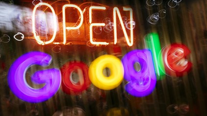 Das Google-Logo an einem Restaurant