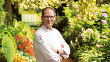 Von April bis Oktober kocht der deutsche 2-Sterne-Koch Rolf Fliegauf im Tessin und im Winter im Oberengadin. (Foto: © Giardino)