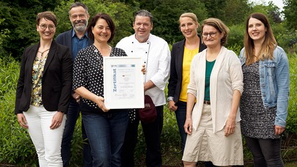 Das Nachhaltigkeitsteam rund um Rebional-Geschäftsführer Oliver Kohl (links) und Nachhaltigkeitsmanagerin Daniela Kirsch (2. v. l.)