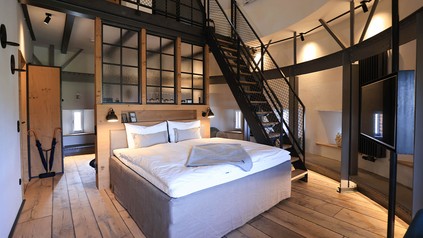 Das Turmzimmer des Hotels im Wasserturm am Kalkberg