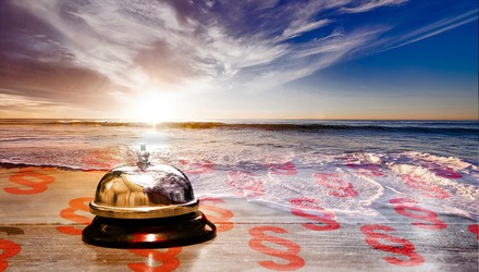 Eine Hotelklingel am Strand von Mallorca